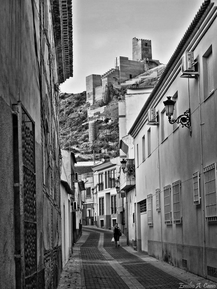 Una calle de Alhama de Murcia por Emilio